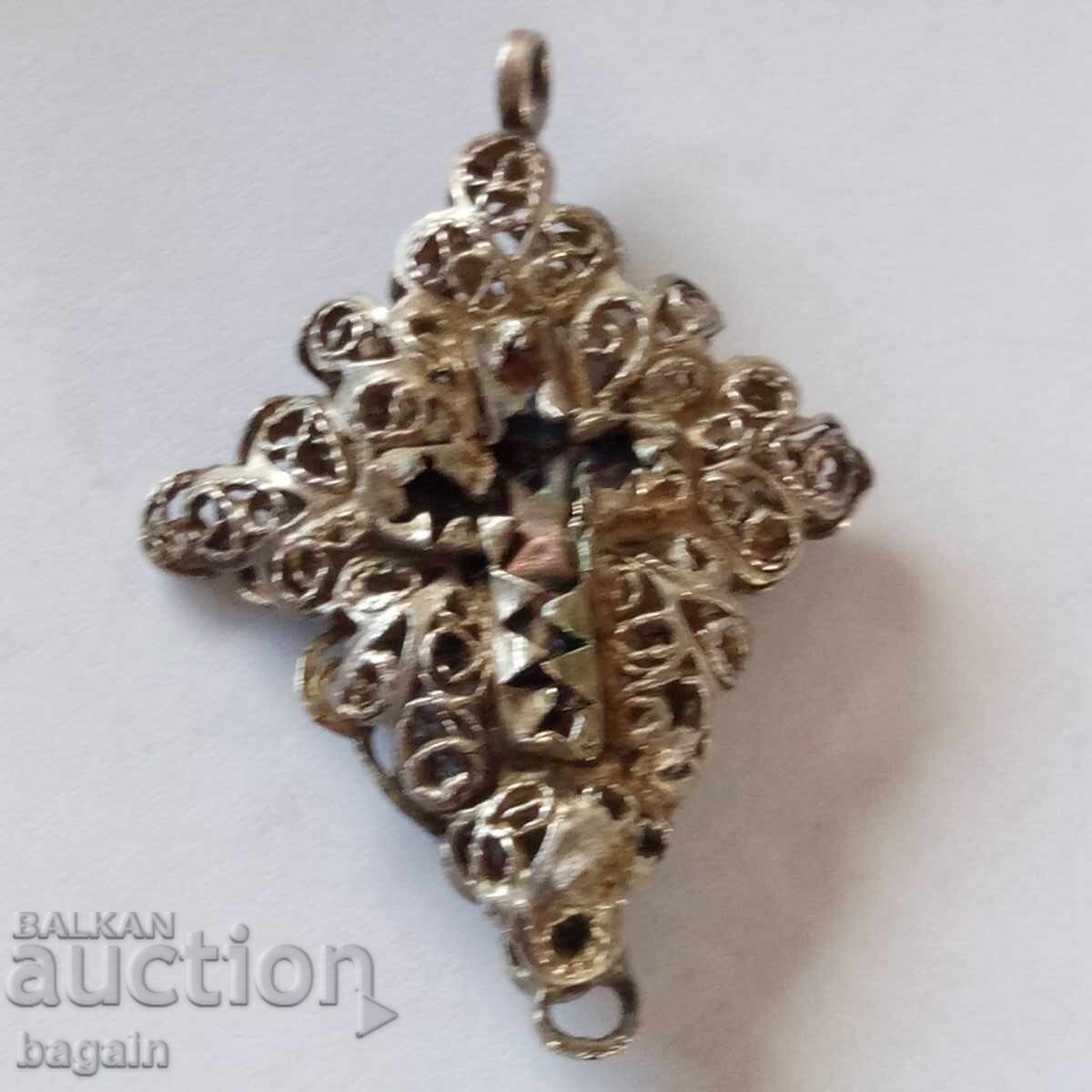 Аукцион Сребърен кръст с емайл.