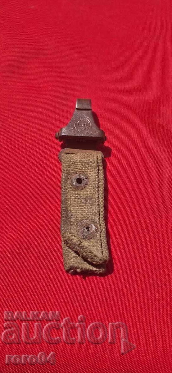 CARABINĂ - PARAȘUTĂ / CUȚIT - WW I / WW II CARABINĂ - PARAȘUTĂ / CUȚIT - WW I / WW II