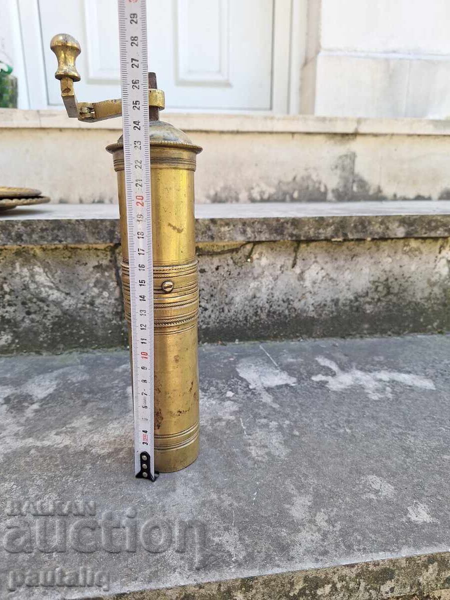 OLD BRONZE COFFEE MACHINE with price 34.00 BGN | € 17.38 OLD BRONZE COFFEE MACHINE with price 34.00 BGN | € 17.38