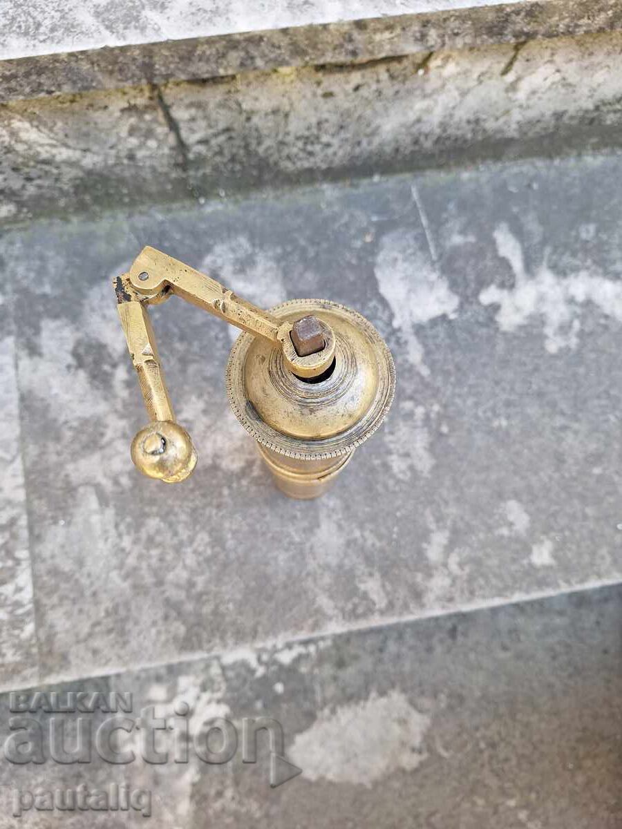 Auction OLD BRONZE COFFEE MACHINE Auction OLD BRONZE COFFEE MACHINE