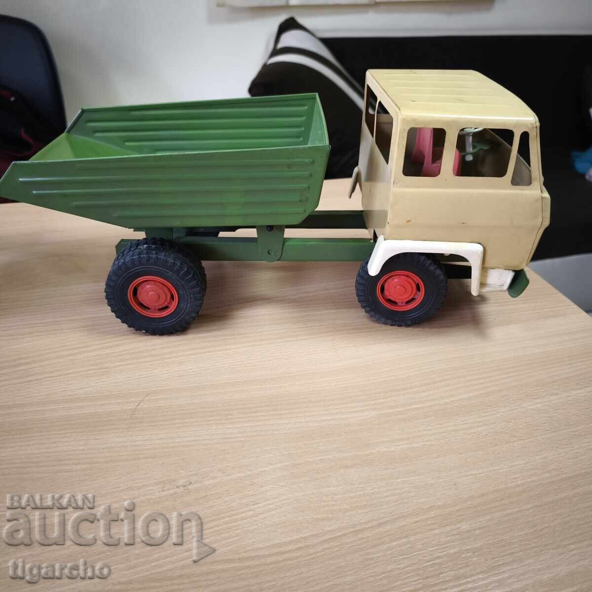 Παλιό μεταλλικό φορτηγάκι με τιμή 110.00 BGN | € 56.24