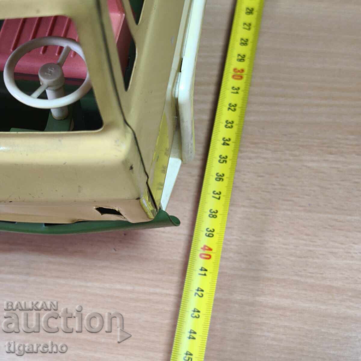 Παλιό μεταλλικό φορτηγάκι - 5