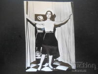 Marie-Josée Nat, Παλιά φωτογραφία