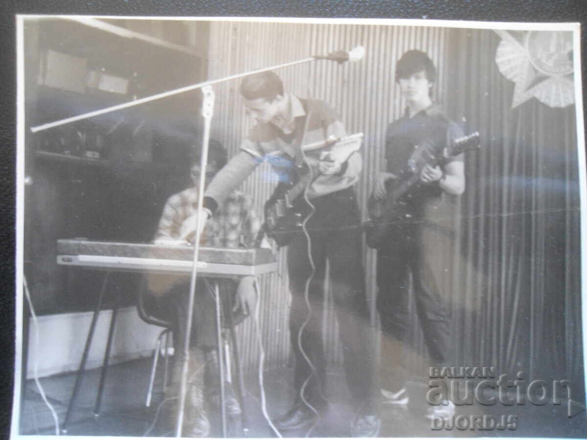 Φάντομ - 85, Παλιά φωτογραφία