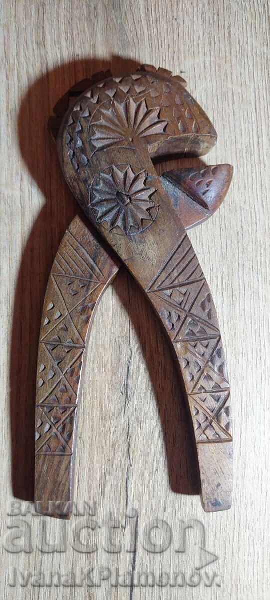 Spărgător de nuci pentru cunoscători cu preț 40.00 BGN | € 20.45