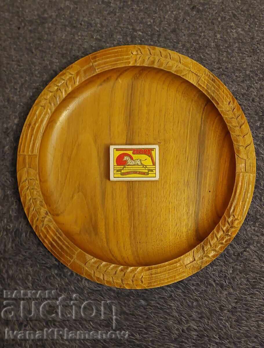 Delivery of Woodcarving panel for connoisseurs