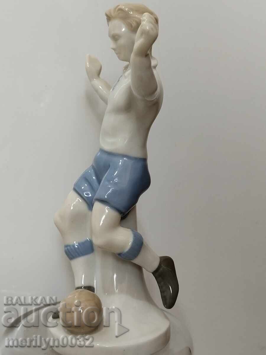 German figurine, old porcelain figure GDR with price 99.00 BGN | € 50.62 German figurine, old porcelain figure GDR with price 99.00 BGN | € 50.62