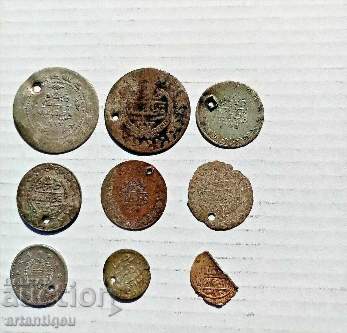 9 ασημένια και επάργυρα νομίσματα από την Οθωμανική Αυτοκρατορία με τιμή 40.00 BGN | € 20.45 9 ασημένια και επάργυρα νομίσματα από την Οθωμανική Αυτοκρατορία με τιμή 40.00 BGN | € 20.45