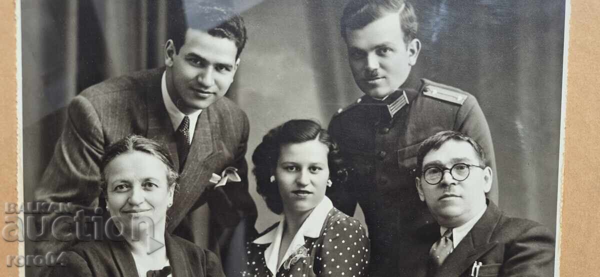 CAPTAIN GEORGI SAPUNDZHIEV - ANGELINA HADZHIMITOVA with price € 41.99 | 82.13 BGN