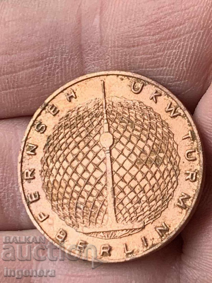 МЕДАЛ ПЛАКЕТ МЕТАЛ DDR -БЕРЛИН  ТЕЛЕВИЗИОННАТА КУЛА