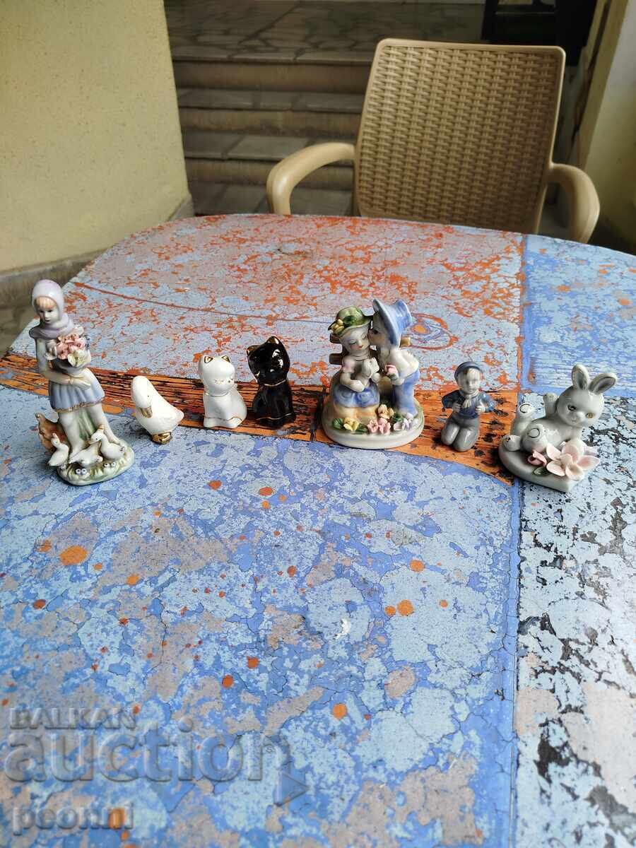 Πολλά πορσελάνινα ειδώλια