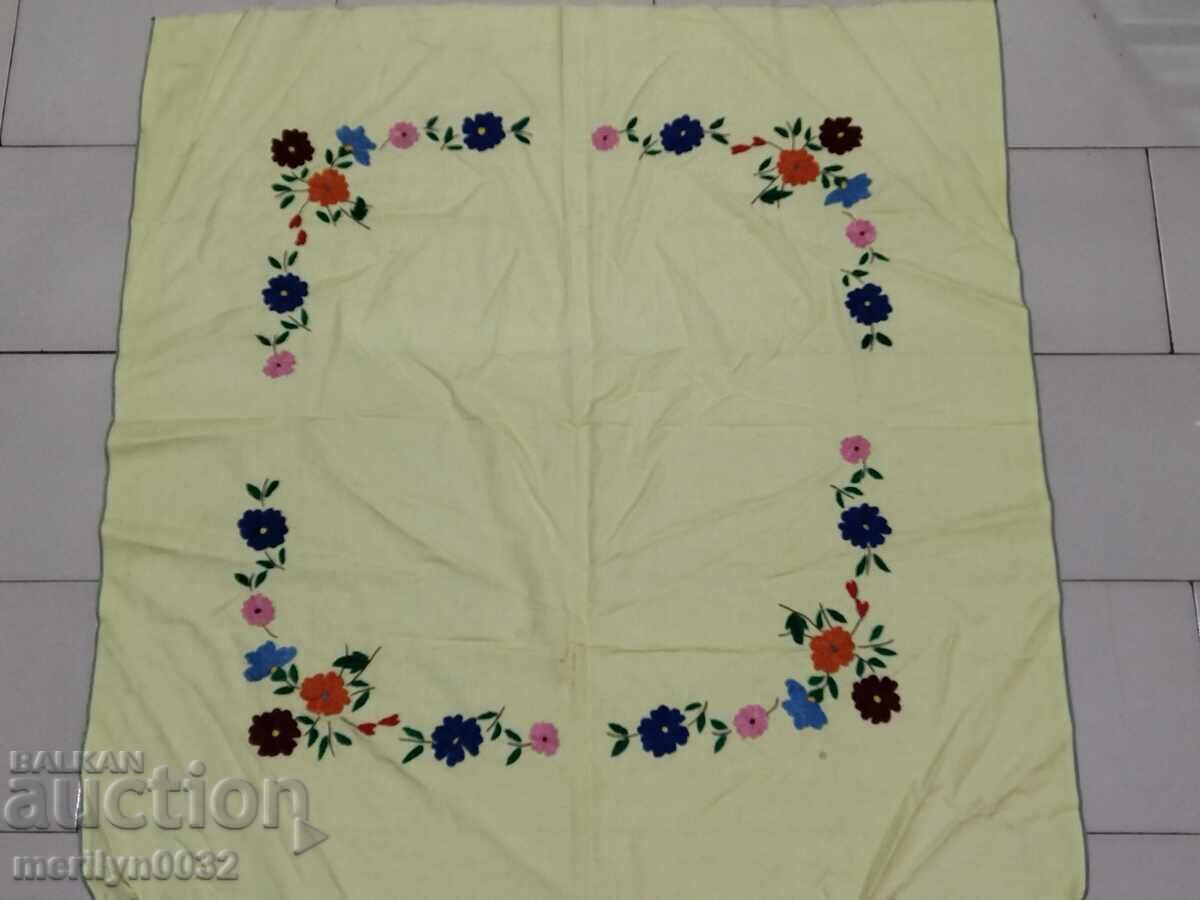 Старо бродирано каре, покривка, мильо, българска бродерия Старо бродирано каре, покривка, мильо, българска бродерия