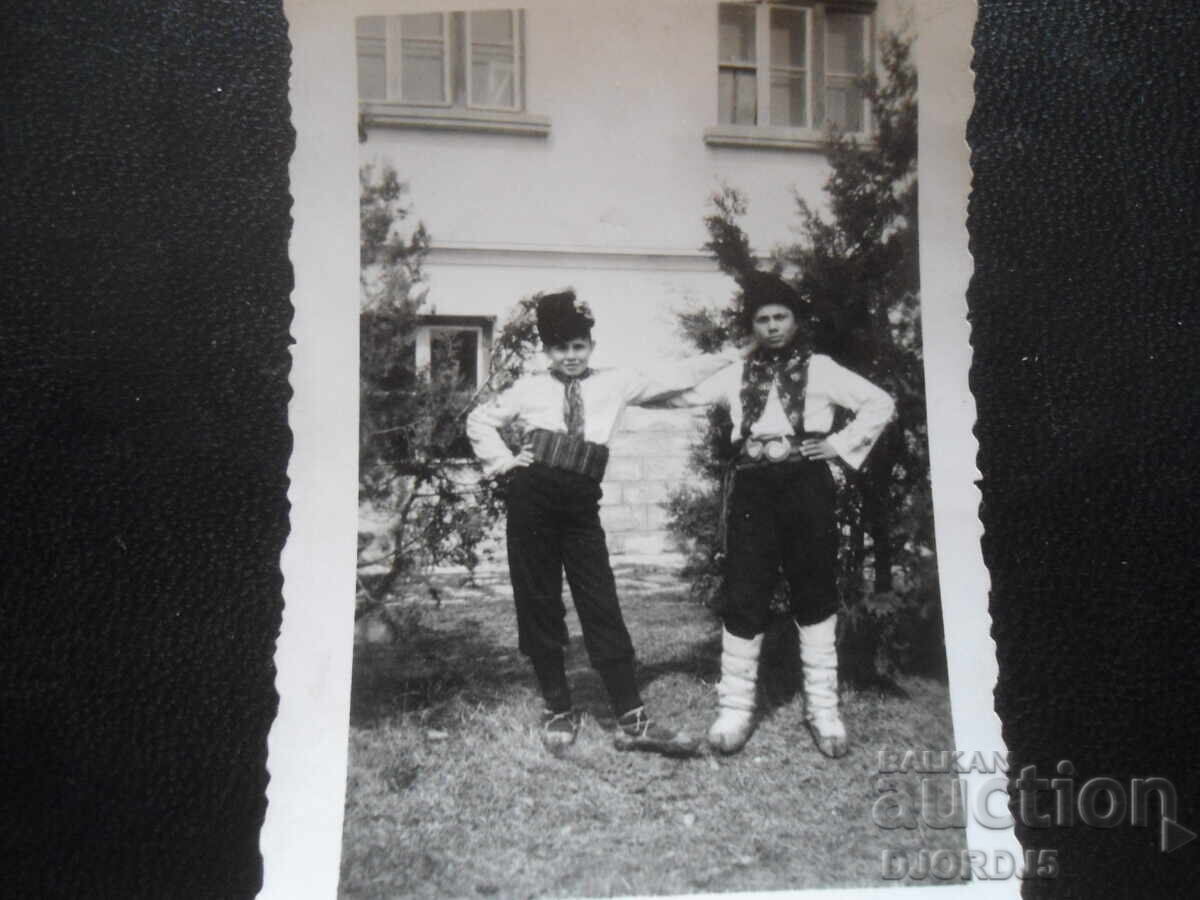 Παλιά φωτογραφία, IV.1944, χωριό Γορ. Τράμπες Παλιά φωτογραφία, IV.1944, χωριό Γορ. Τράμπες