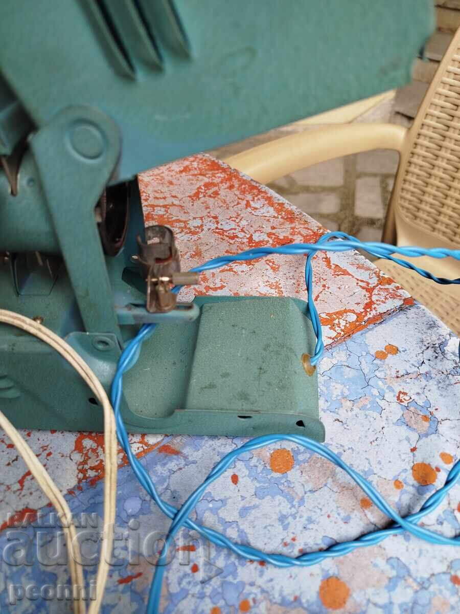 Two projector devices - 6 Two projector devices - 6