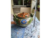 Oală veche, ghiveci