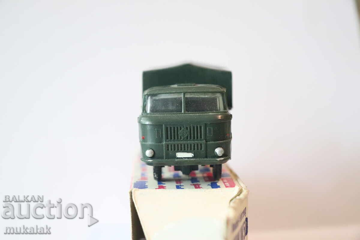 Auction  1/87 H0 Berlinplast IFA Truck Model