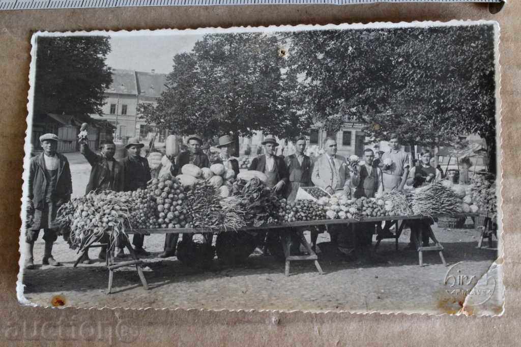 Аукцион ПАЗАР СЕРГИИ ГРАДИНАРИ ТЪРГОВЕЦ ЦАРСТВО БЪЛГАРИЯ СНИМКА Аукцион ПАЗАР СЕРГИИ ГРАДИНАРИ ТЪРГОВЕЦ ЦАРСТВО БЪЛГАРИЯ СНИМКА