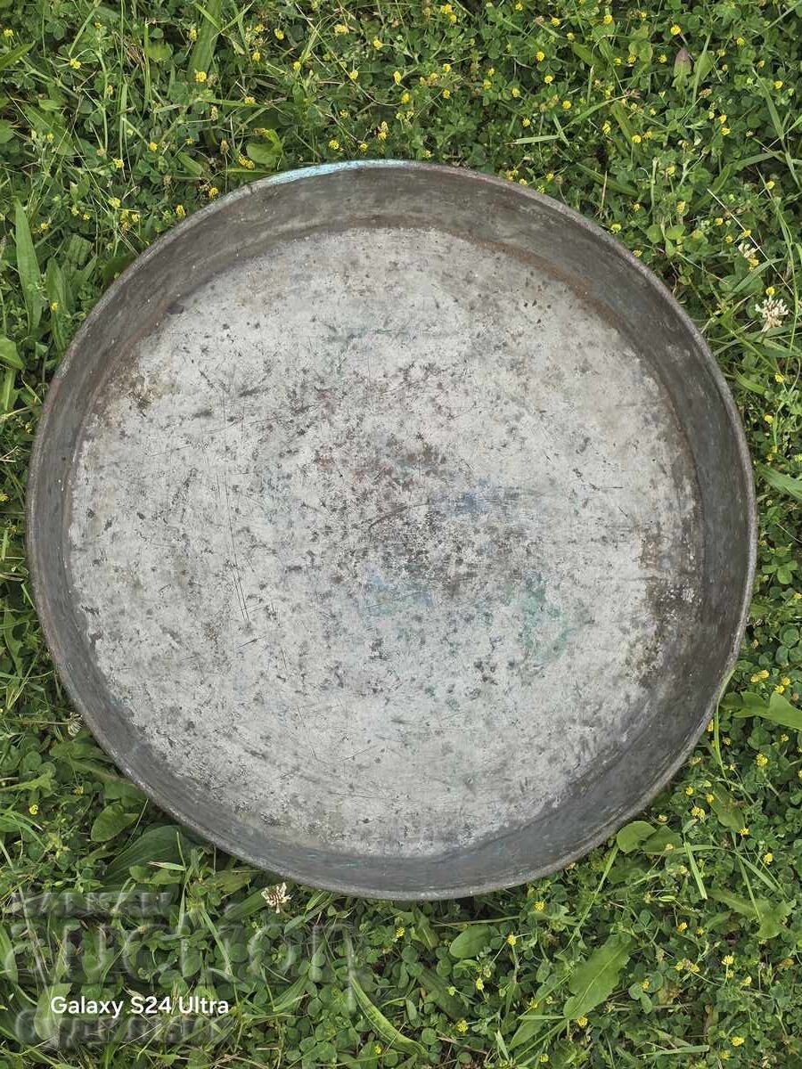 Large copper tray, dimensions in the photos, BZC. Listing over 100 items Large copper tray, dimensions in the photos, BZC. Listing over 100 items