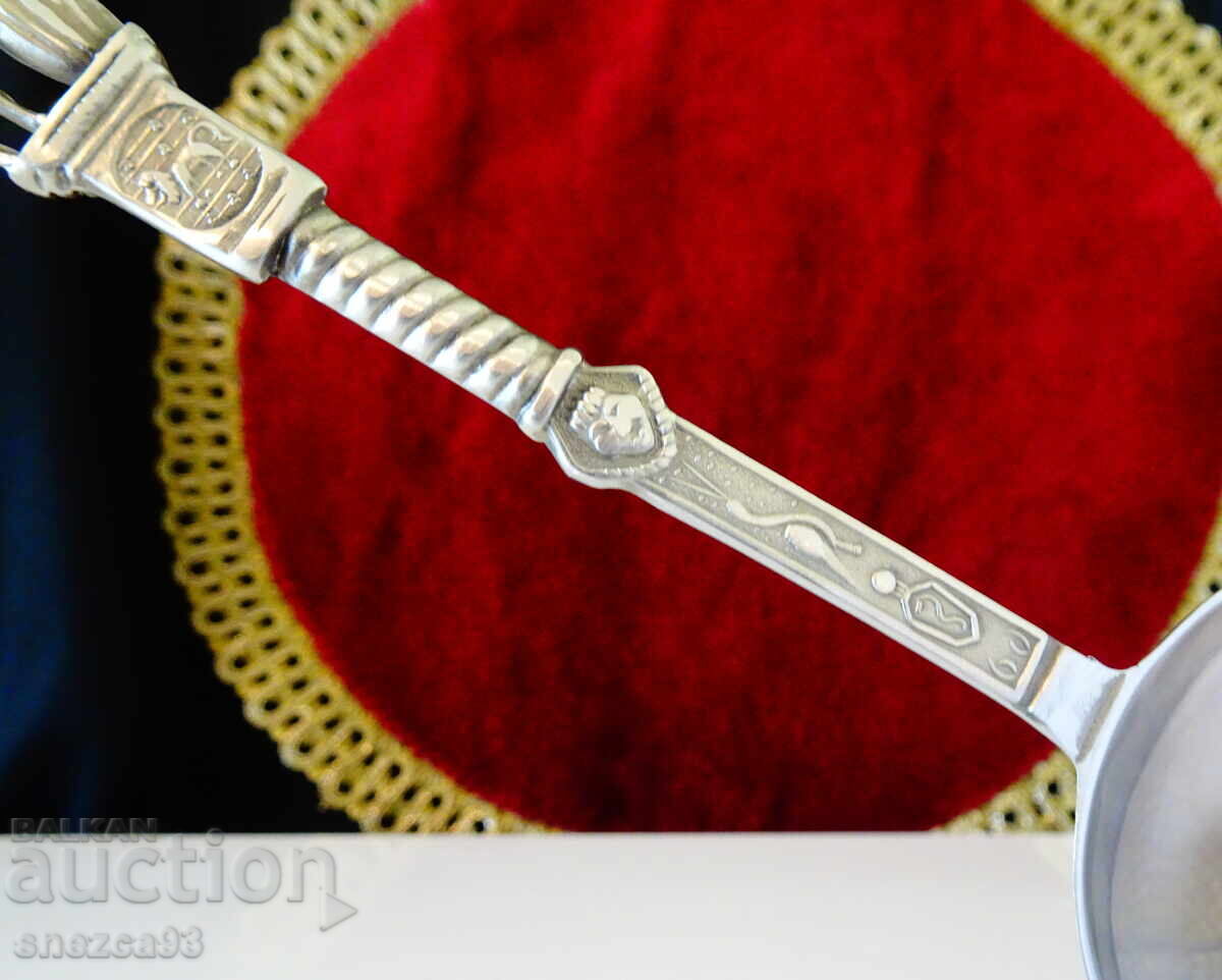 Παράδοση Καλάινο κουτάλι με φιγούρες συζύγων για γαμήλια επέτειο κασσίτερου