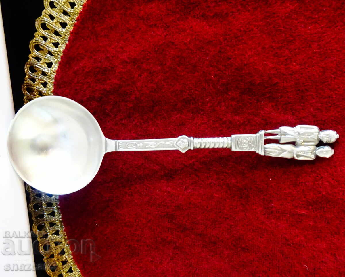 Καλάινο κουτάλι με φιγούρες συζύγων για γαμήλια επέτειο κασσίτερου