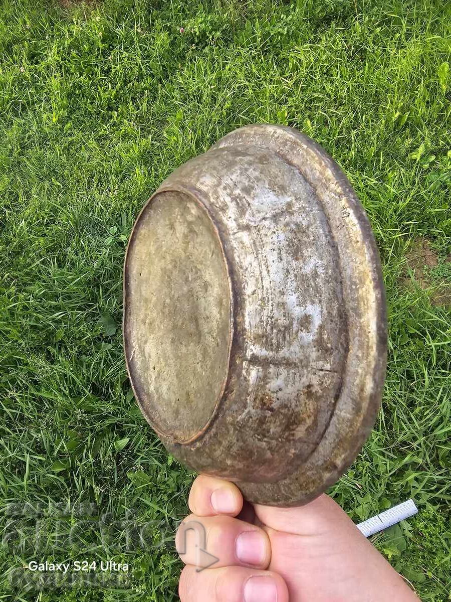 Παράδοση Παλιά, βαριά χάλκινη πιατέλα ΒΖC. Ξεκινάω πάνω από 100 δημοπρασίες