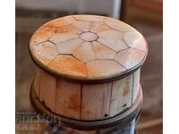 Стара кутийка месинг и кост ,интарзия