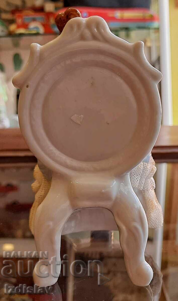 Аукцион Стара порцеланова фигура,маркирана