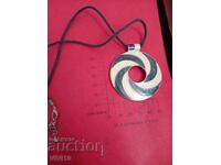 Старинно колие с емаил