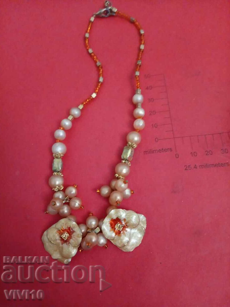 Старинно колие с емаил