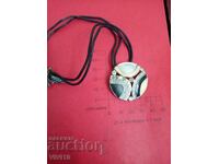 Αρχαίο κολιέ με σμάλτο