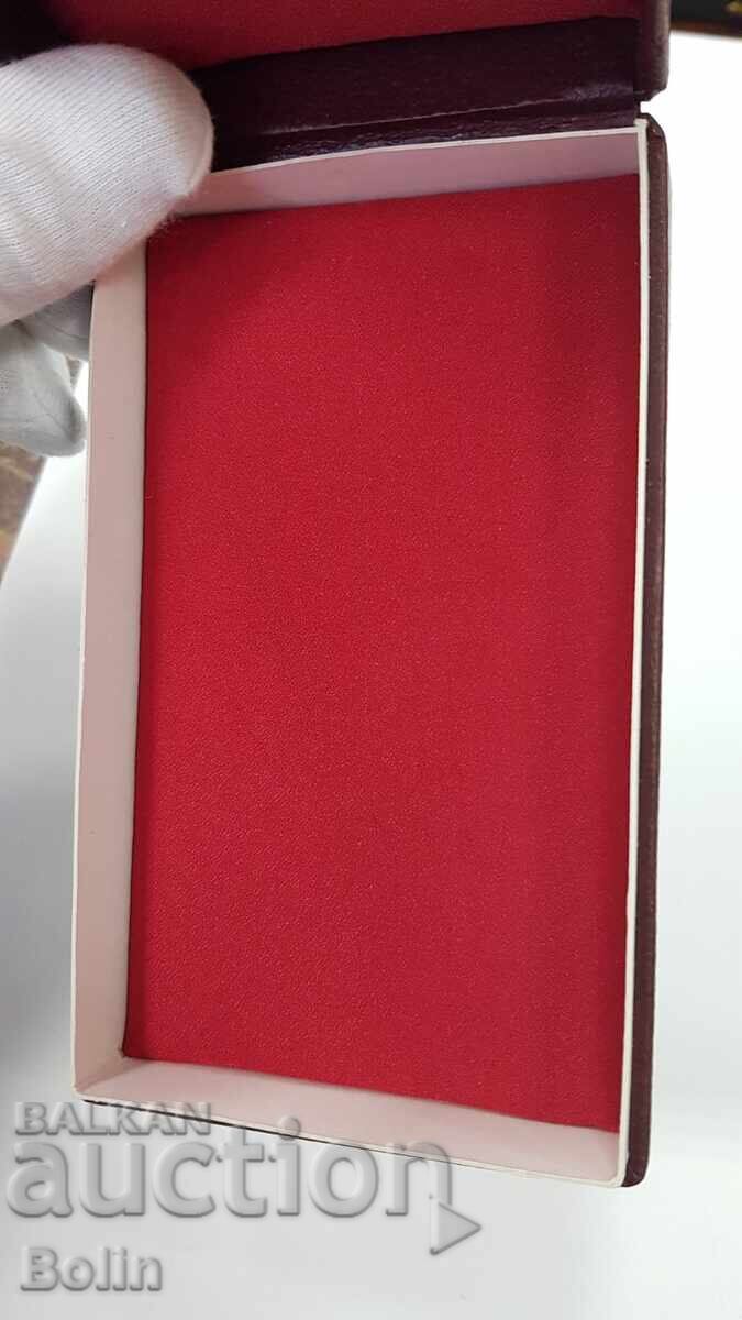 Супер рядка луксозна кутия за орден Кирил и Методий I ст. - 7 Супер рядка луксозна кутия за орден Кирил и Методий I ст. - 7