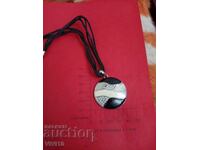 Αρχαίο κολιέ με σμάλτο