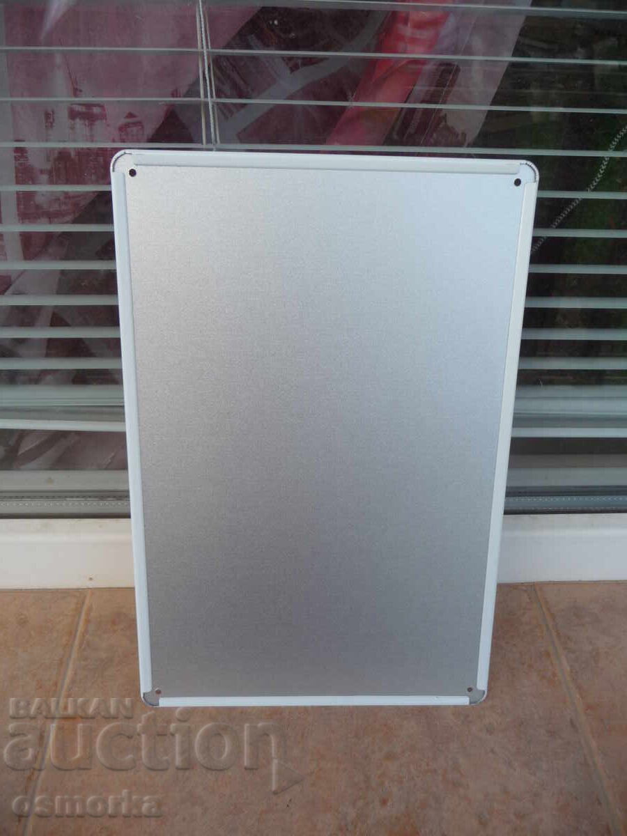 Licitație Plăcuță metalică Toată lumea are nevoie de dragoste și iubește cafeaua