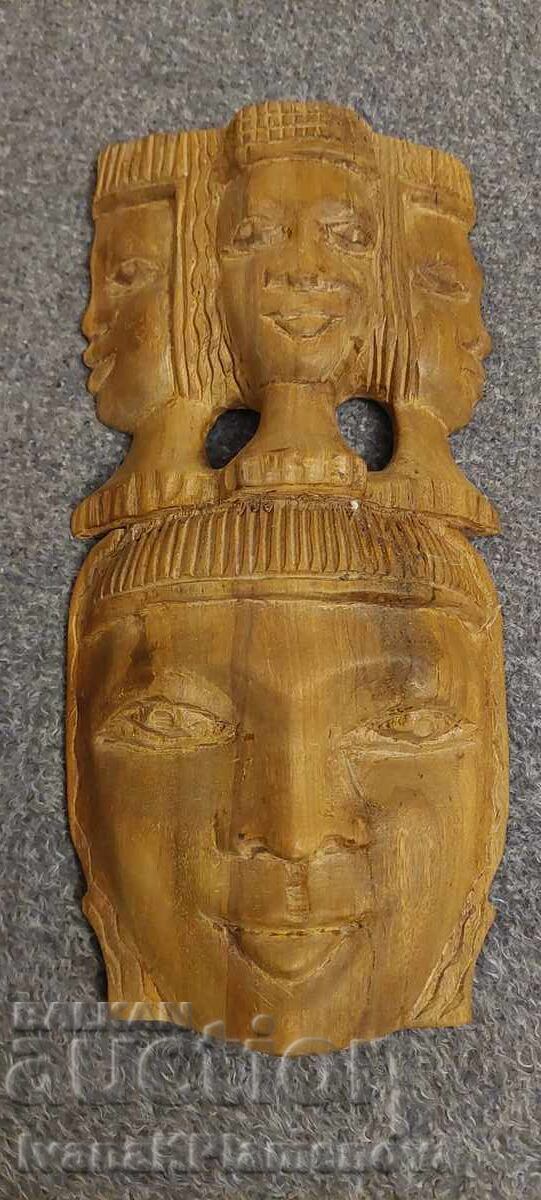 Dŭrvorezba ot masiv za tseniteli, otlichna