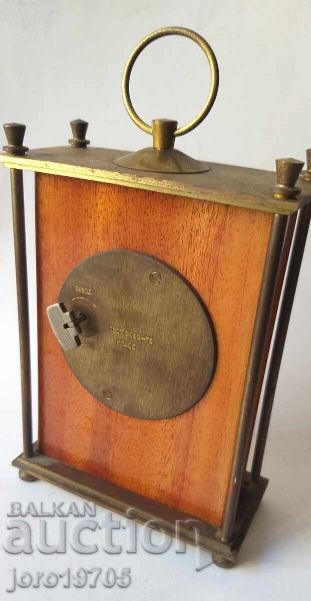 Licitație Ceas de șemineu „MOLNIYA” Licitație Ceas de șemineu „MOLNIYA”