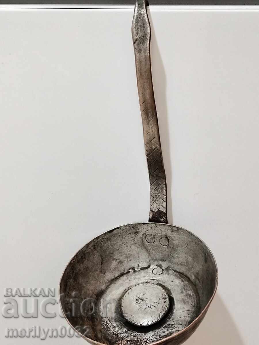 Стар меден черпак за чешма кишкил кепче бакър Стар меден черпак за чешма кишкил кепче бакър