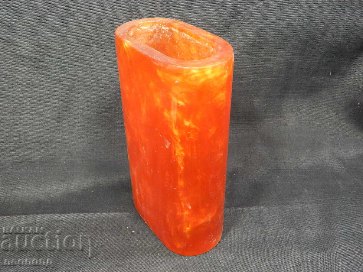 Delivery of OLD RETRO SOCIALIST NRB VASE CATALIN