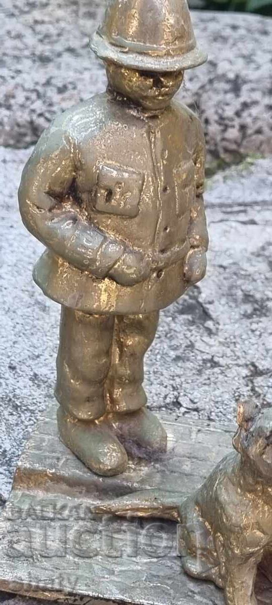 Бронзова фигура. с цена 80.00 лв. | € 40.90 Бронзова фигура. с цена 80.00 лв. | € 40.90