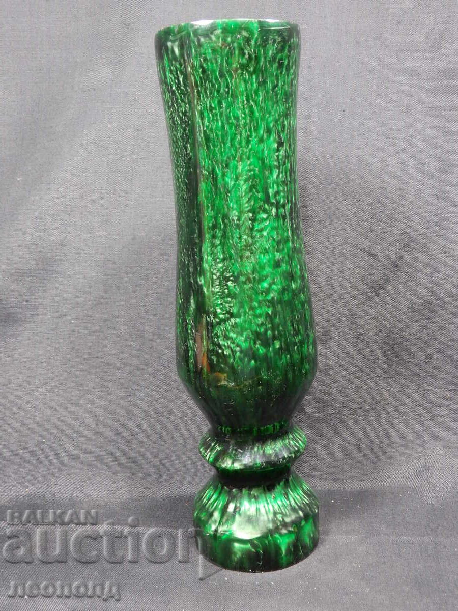 Delivery of OLD RETRO SOCIALIST NRB VASE CATALIN