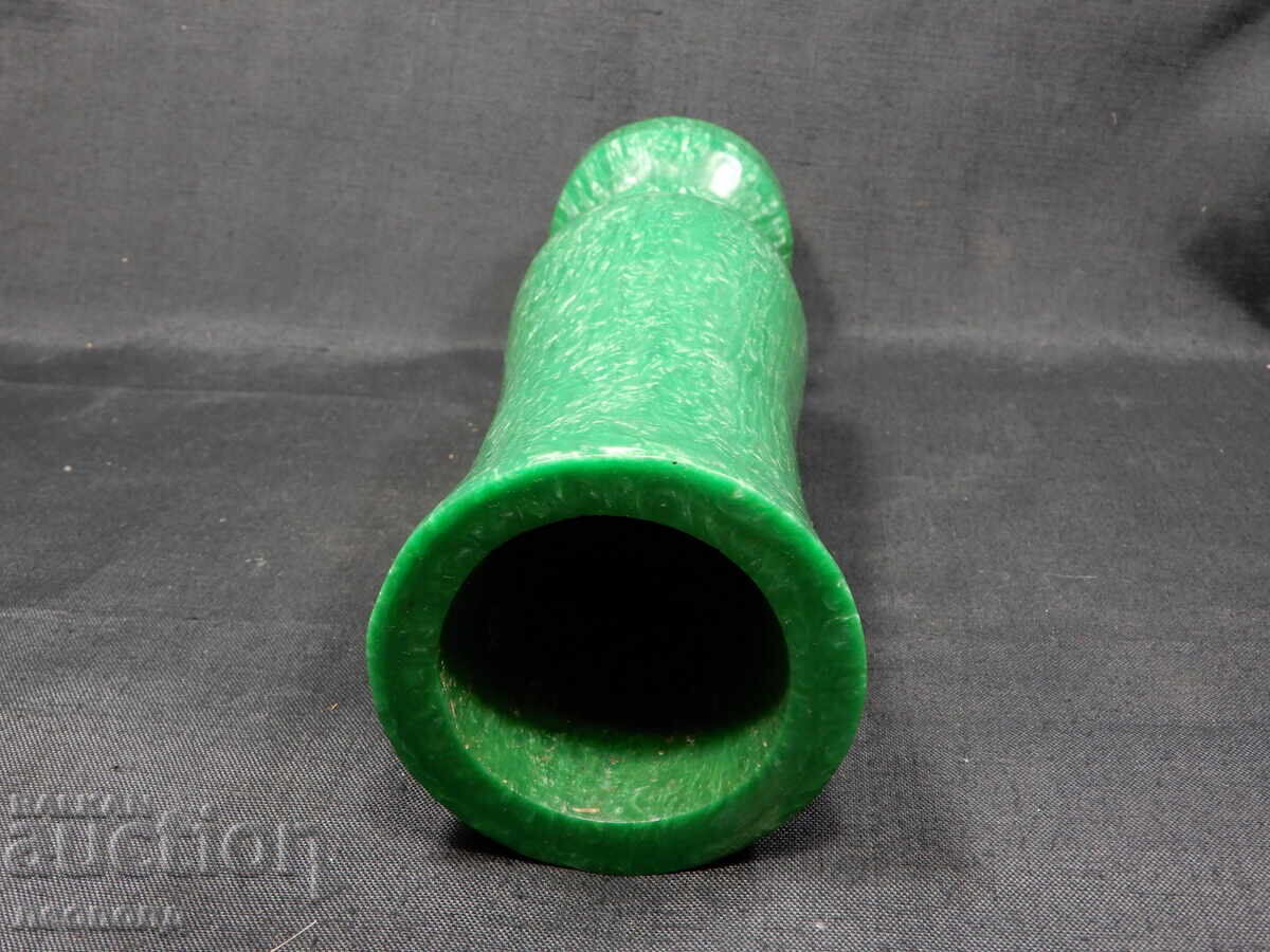 Delivery of OLD RETRO SOCIALIST NRB VASE CATALIN Delivery of OLD RETRO SOCIALIST NRB VASE CATALIN