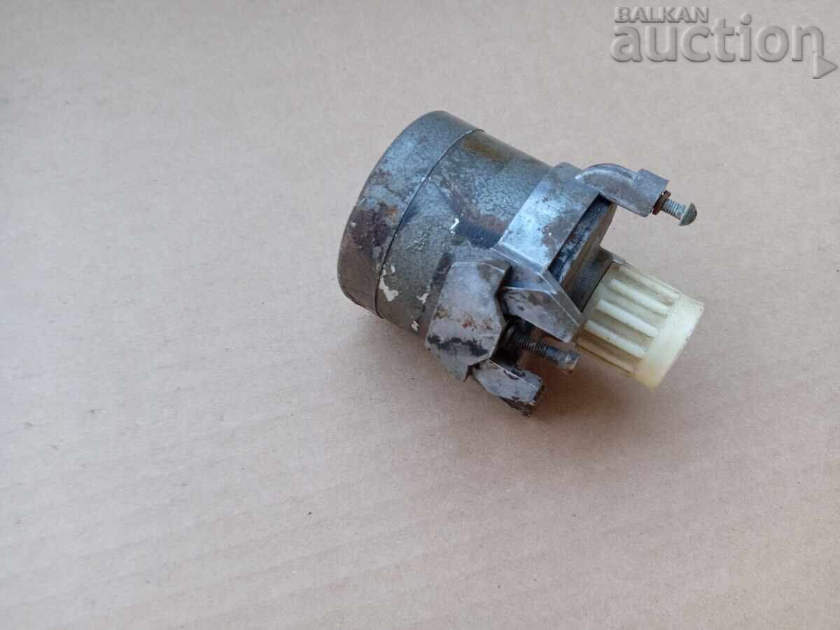 Antique Phosphorescent BMP Armored Infantry Fighting Vehicle Device - 6