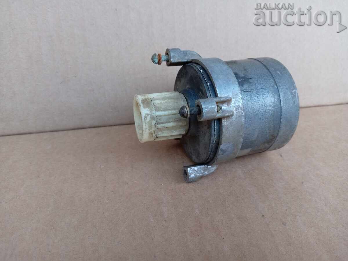 Antique Phosphorescent BMP Armored Infantry Fighting Vehicle Device - 7