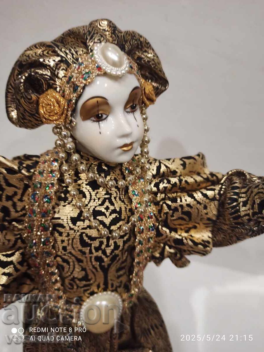 Доставка на Порцеланова венецианска кукла Арлекино  ръчна изработка