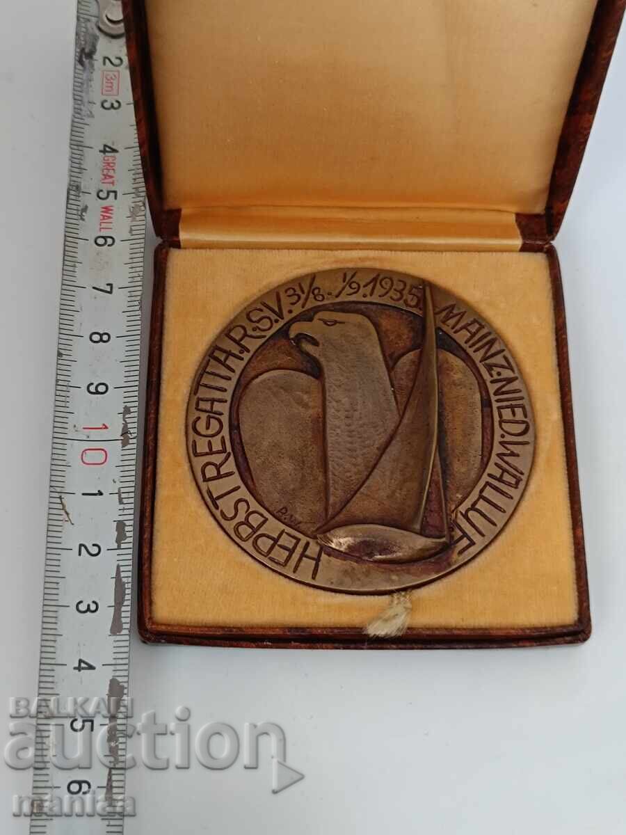 Немски плакет с кутия Трети Райх1935 г с цена 99.99 лв. | € 51.12