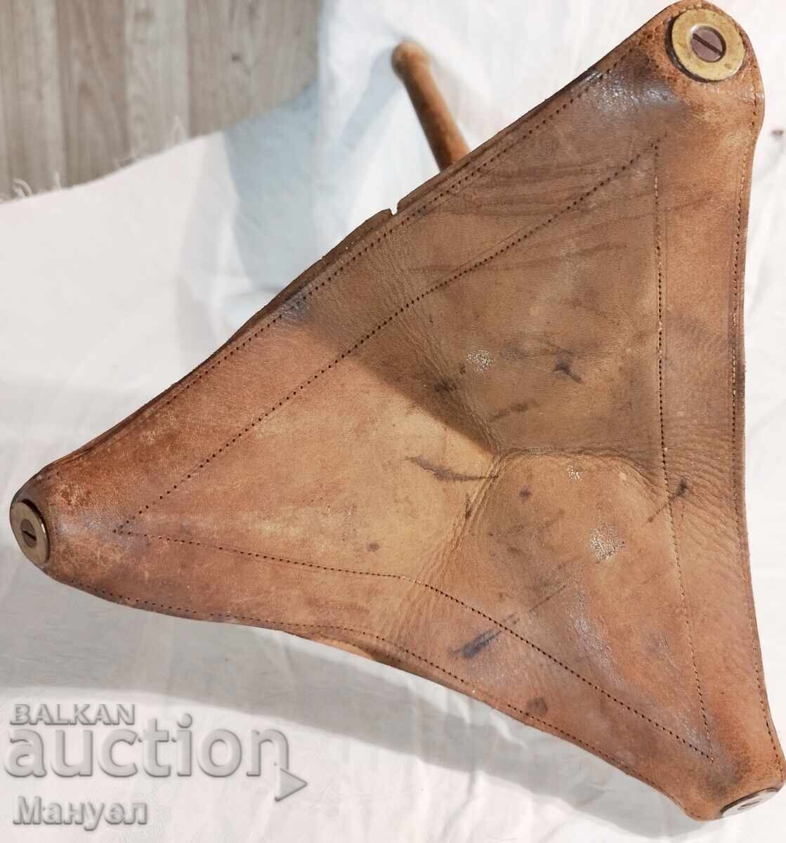 Delivery of I am selling an old, military, officer's chair - PSV (rare)