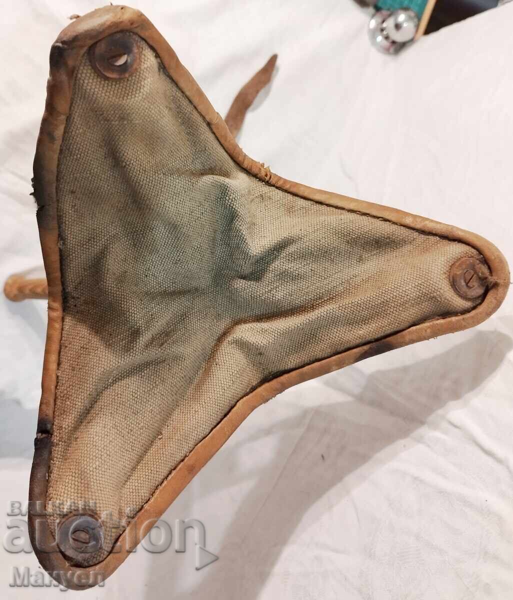 Доставка на Продавам старо,военно,офицерски столче - ПСВ(рядко)