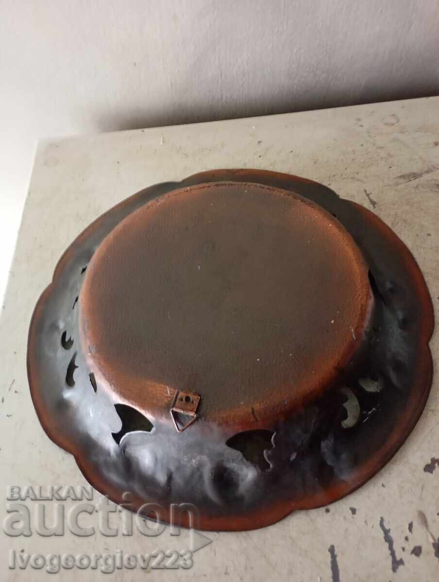 Auction Old wall plate Auction Old wall plate