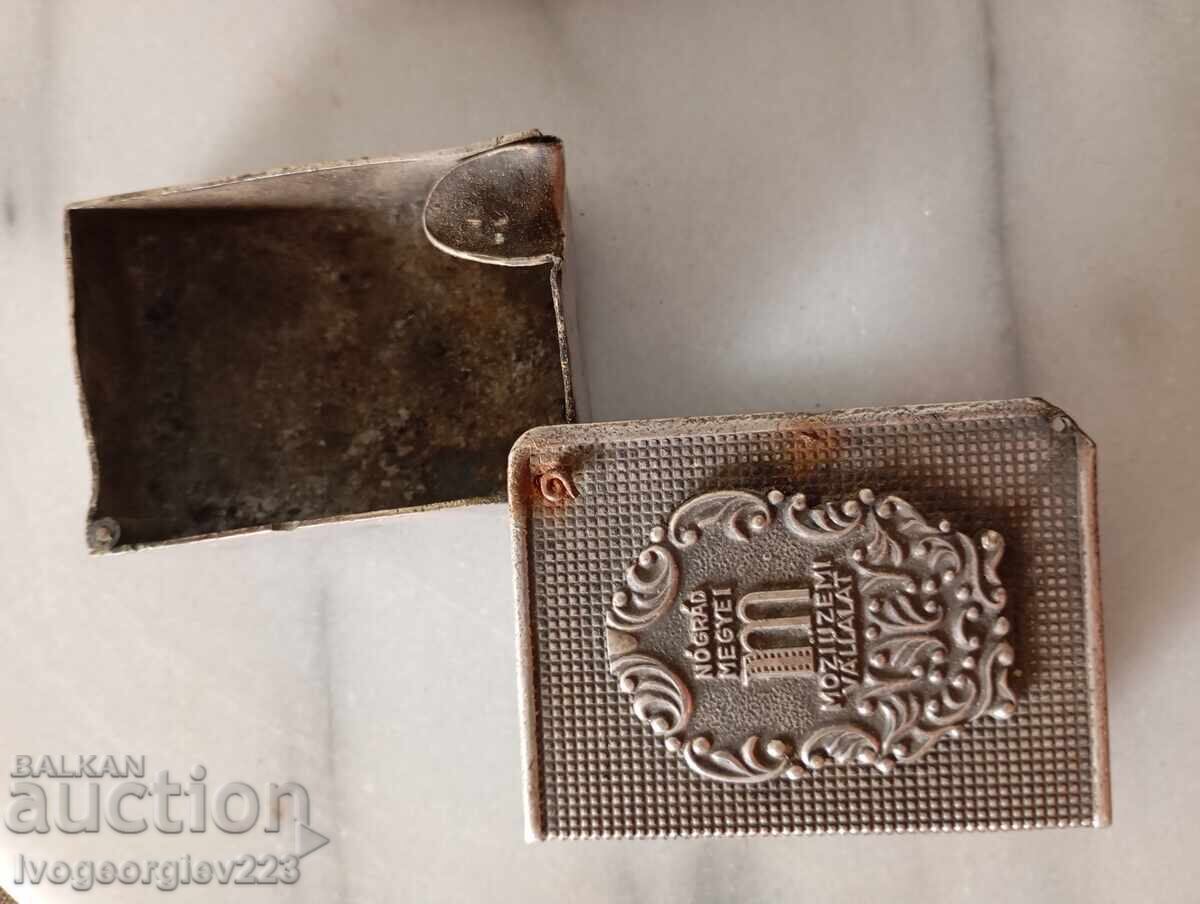 Delivery of Set of hardware for a matchbox and ashtray