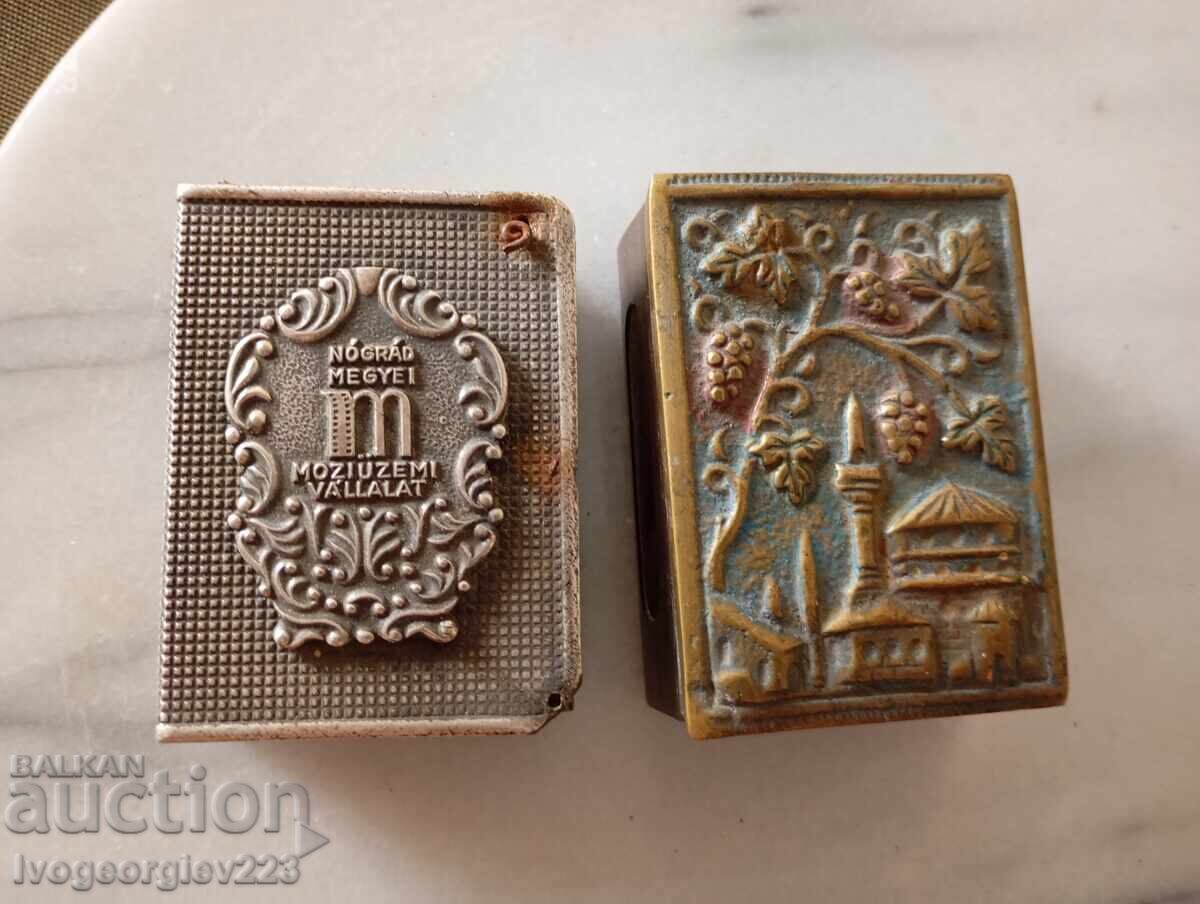 Set of hardware for a matchbox and ashtray