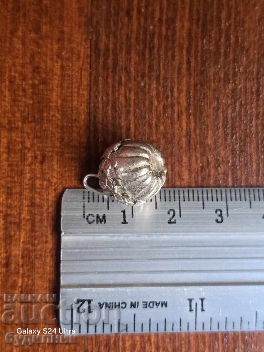 Delivery of Silver pendant. I'm listing over 100 Auctions. Take a look and bid Delivery of Silver pendant. I'm listing over 100 Auctions. Take a look and bid